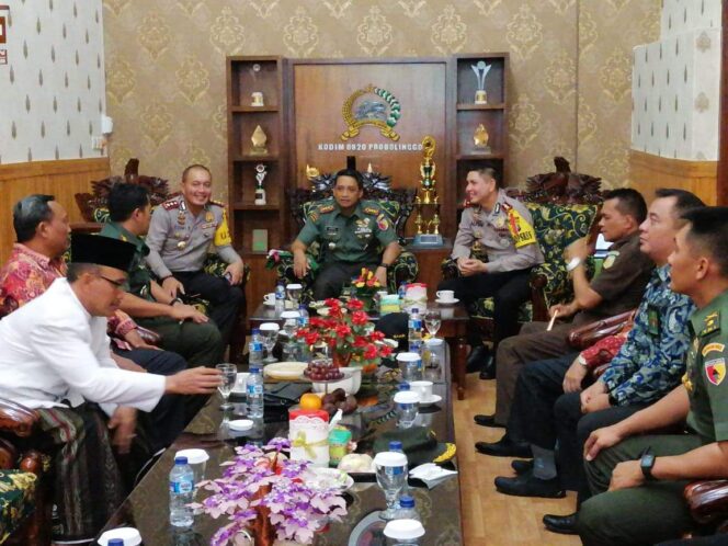 
					Di Probolinggo, Danrem 083/Baladhika Jaya Sambangi Lokasi RTLH