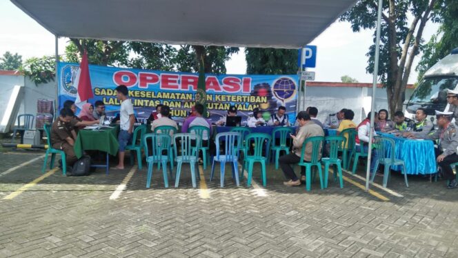 
					285 Unit Kendaraan Di Periksa Dalam Operasi Kestib Mojokerto Tahun 2019