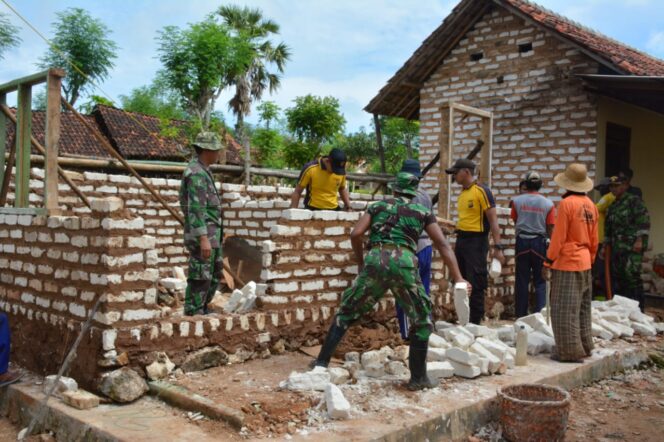 
					Meski Hari Libur, Pembangunan RTLH di Sumenep Tetap Berlanjut