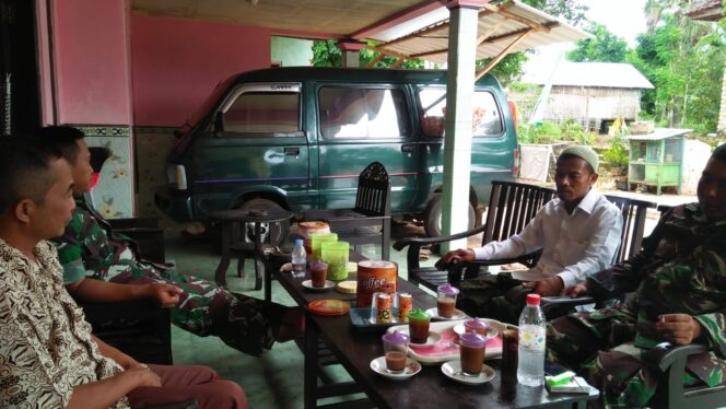 
					Letkol Inf Ato Jalin Silahturahmi dengan Warga di Lokasi TMMD