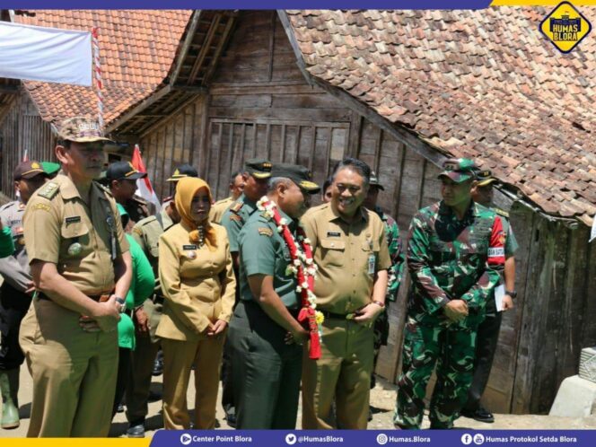 
					HADIRKAN SINERGITAS ANTARA TNI BERSAMA RAKYAT, TMMD REGULER KE-104 DI BLORA.