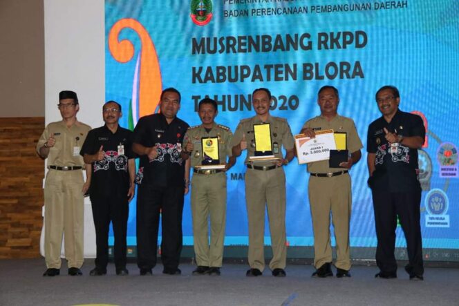 
					Sampaikan Prioritas Pembangunan 2020, Bupati Buka Musrenbang RKPD.