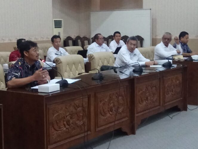
					DPRD BANYUWANGI & PT BUMI SUKSESINDO GELAR RAPAT BERSAMA TINDAK LANJUTI ASPIRASI MASYARAKAT