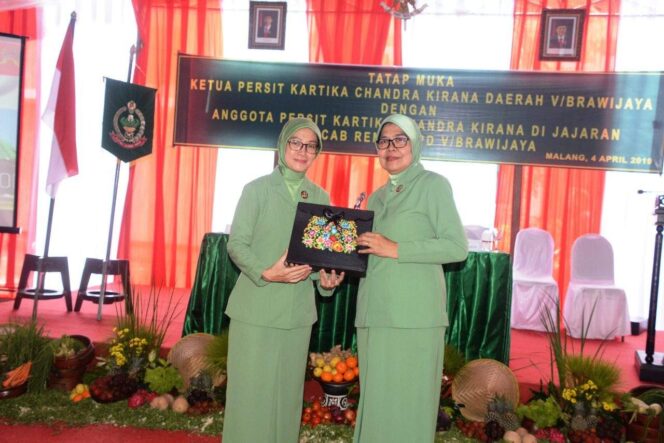 
					Ny Ari Wisnoe Minta Persit Seimbangkan Tanggung Jawab