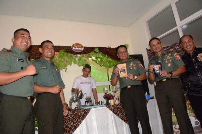 
					Pangdam Brawijaya Resmikan Kantin Baladhika