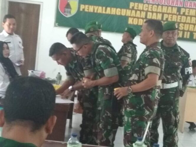 
					Awal Pekan, Personel Kodim 0831/Surabaya Timur di Tes Urine