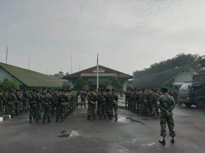 
					Kasi Ops Korem 082/CPYJ Pantau Kesiapan Pasukan Pengamanan Pemilu Di Mojokerto