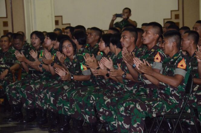 
					78 Taruna Tk IV/Yon Wreda, Peroleh Pembekalan dari Pangidiv-2/Kostrad