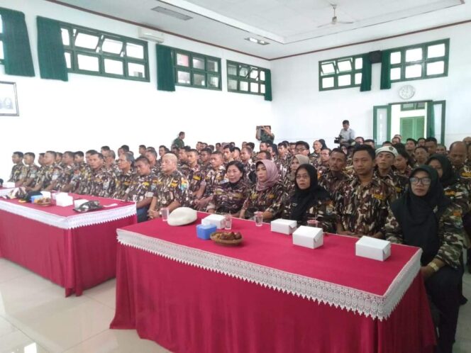 
					Korem 083/Baladhika Jaya Gelar Komunikasi Sosial Bareng Keluarga Besar Tentara