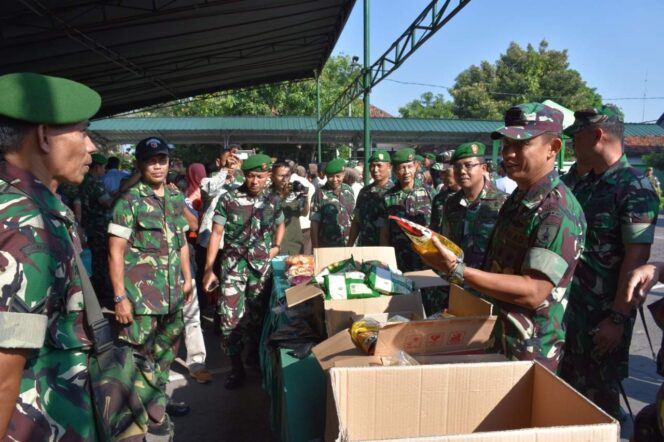 
					Halaman Korem 082/CPYJ Diselimuti Antusias Masyarakat