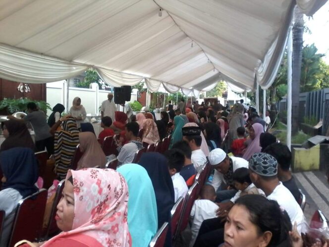 
					Keluarga Besar Almarhum Yunus Kadir Berbagi Souvenir Melalui Acara Amaliah Bukber di Asoka II