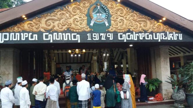 
					Pendopo Agung Kabupaten Malang : Plt. Bupati Malang Bukber Bersama Ratusan Yatim Piatu