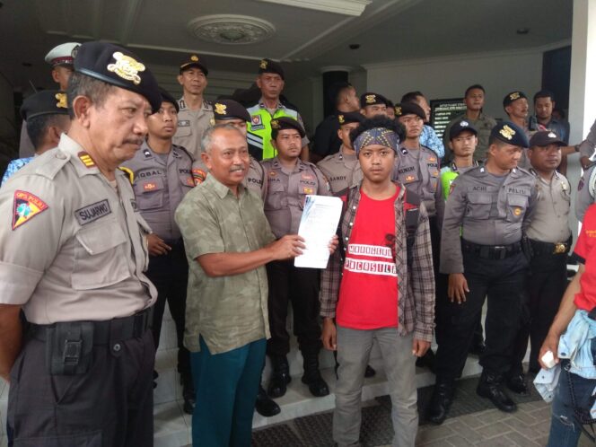 
					LMND Geruduk Gedung Dewan Suarakan Aspirasi Pendidikan.
