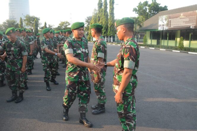 
					43 Prajurit TNI-AD Ikuti Prosesi Penerimaan Warga Baru Korem Bhaskara Jaya