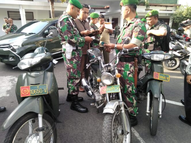 
					Kendaraan Dinas dan Pribadi Prajurit Korem Baladhika Jaya Disidak