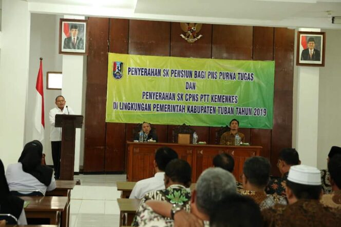 
					68 SK Pensiun dan 12 SK CPNS di Serahterimakan.