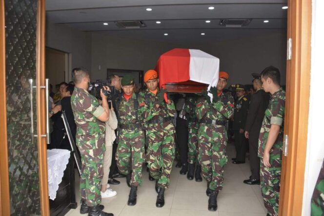 
					Sang Kapitan Elake Patiloe Manawa Kabaressi, Pulang ke Haribaan Ibu Pertiwi.