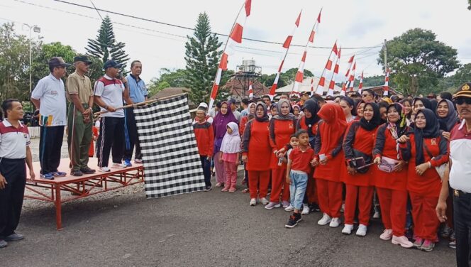 
					Polres Lampung Barat Gelar Jalan Santai Peringati HUT Bhayangkara ke-73