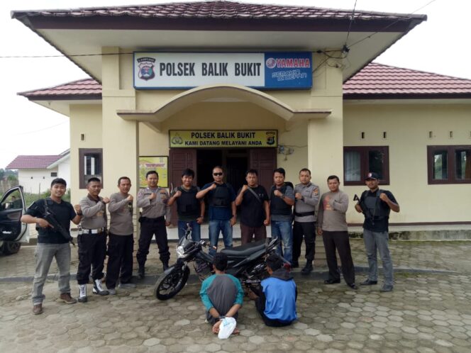 
					Jajaran Anggota Satreskrim Polsek Balik Bukit Polres Lampung Barat