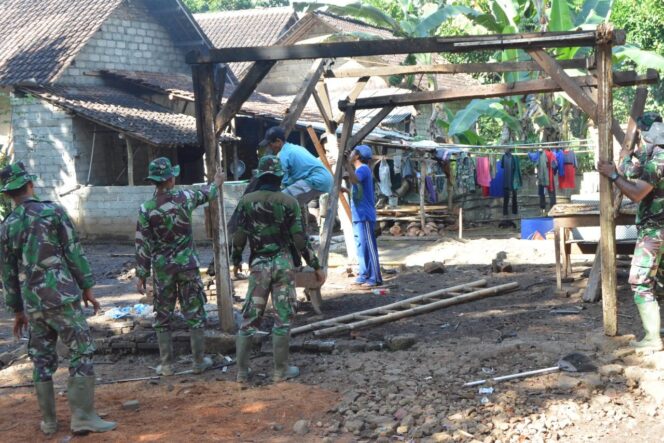 
					Bedah Rumah Bangkitkan Semangat Warga Banyuwangi