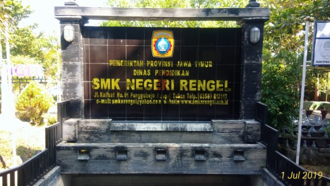 
					Kepsek SMKN Rengel Tuban Terkesan Mbidek dan Tertutup buat Awak Media.