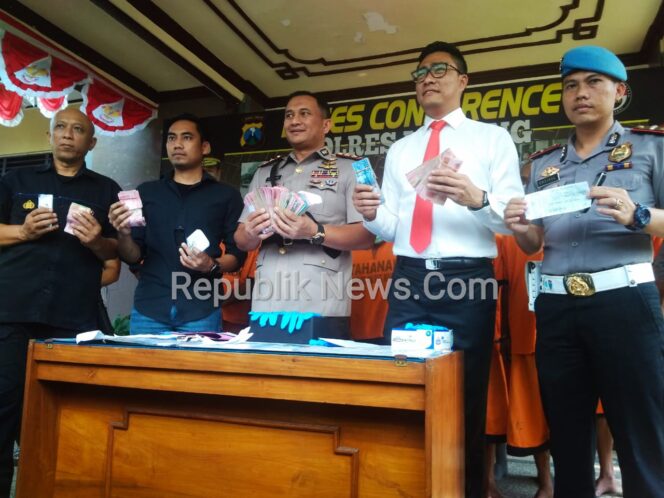 
					Tim Satgas Sabar Judi Polres Malang : BOTOHAN PENJUDI PILKADES LAGI APES !!!