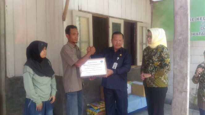 
					Kejaksaan Negeri Jombang Kunjungi Penderita Hidrosiphalus