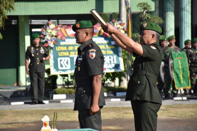 
					LETKOL INF SIDIK WIYONO, JADI DANDIM 0812/LAMONGAN