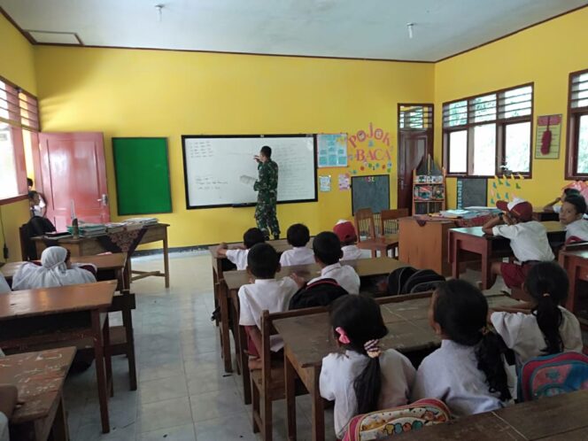 
					PELAJAR SEKOLAH DASAR DI LOKASI TMMD DIBEKALI WASBANG