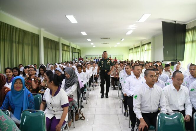
					Mahasiswa Dan Civitaa STIKES KENDEDES MALANG Dapat Pembekalan Berbangsa Dan Bernegara