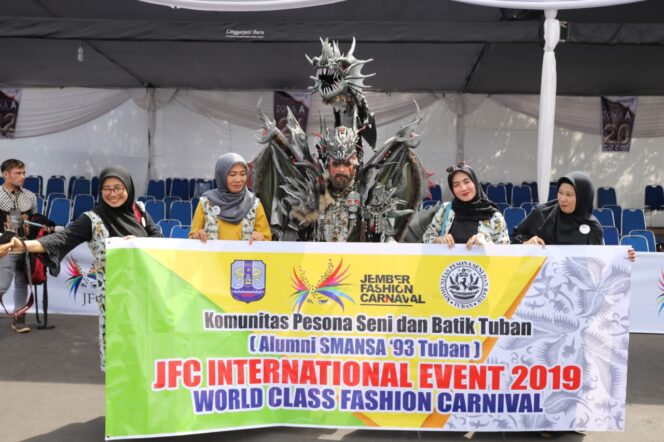 
					Pria Asal Desa Tunah Semanding Tuban Memukau di Grand Carnival JFC 2019.