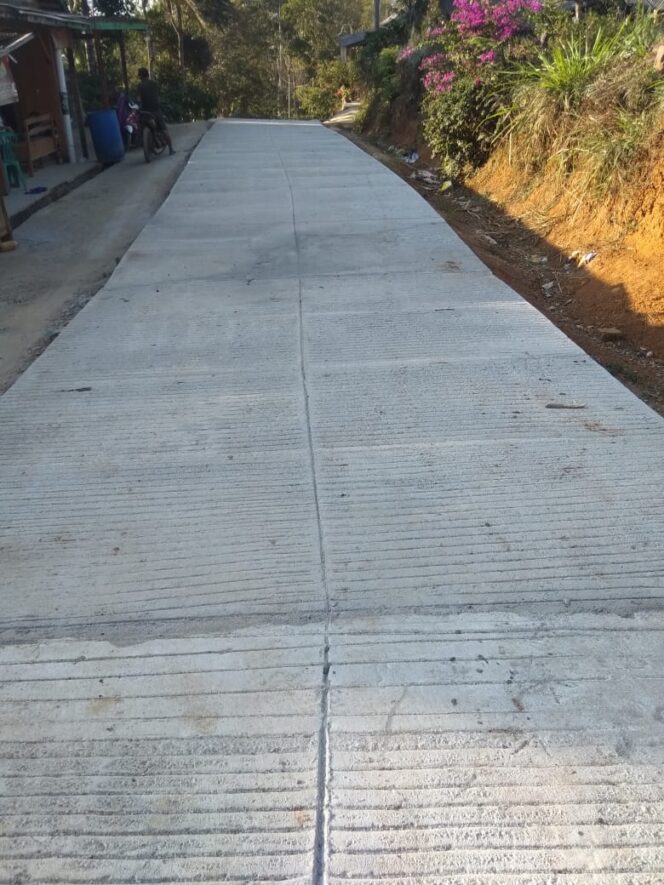 
					Pekon Pahayu Jaya Kec. Pagardewa Lampung Barat Salurkan Daba Desa Untuk Rabat Beton