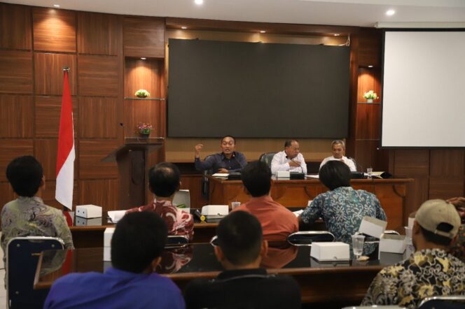 
					Pemkab Tuban Mediasi Warga Dengan Pertamina : Warga Kawatir Uji Seismik Mengganggu Sumber Air.