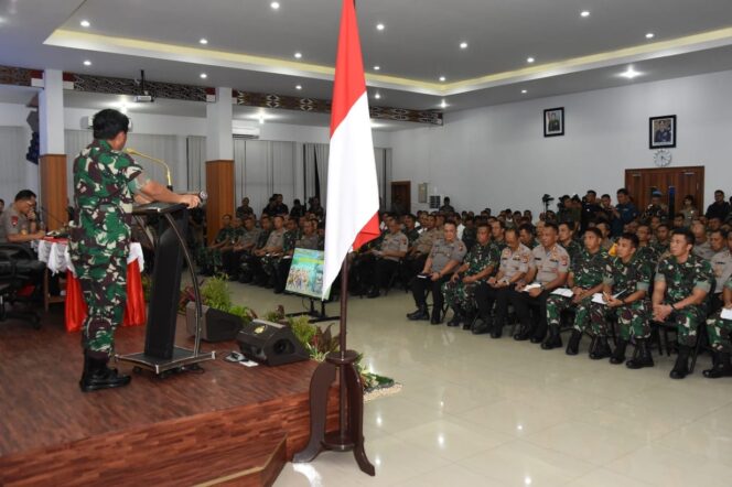
					Panglima TNI : Jaga Sinergitas Prajurit TNI dan Polri di Lapangan