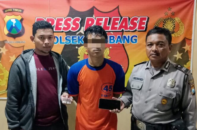 
					Transaksi Pil Dobel L, Pemuda Asal Tembelang Digelandang ke Mapolsek Jombang