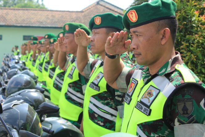 
					PILKADES SERENTAK, TNI-POLRI DI LAMONGAN SIAGA