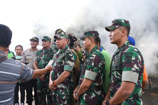 
					Sambut HUT TNI, Kecamatan Kepanjen Malang Jadi Sasaran Bakti Sosial