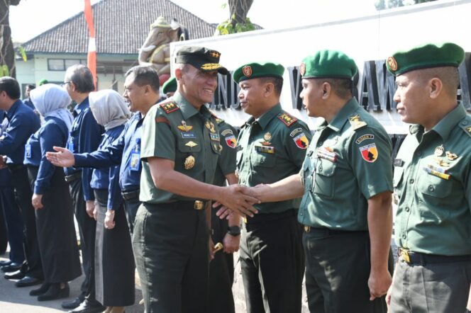 
					Pelatihan Bela Negara Mahasiswa Unmer, Resmi Ditutup Pangdam