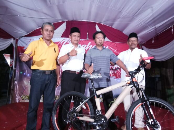 
					Detik-detik Dibacakannya Teks Proklamasi Pada Gebyar Kemerdekaan HUT RI ke-74 Tahun 2019 Oleh Warga Kampoeng Singo.