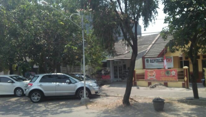 
					Sludar Sludur Masuk Kantor Media RepublikNews, 3 Oknum Polisi Segera Di Propam kan