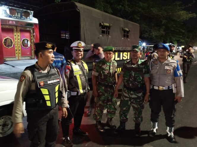 
					Kodim Tipe A Surabaya Utara dan Polres Tanjung Perak Bersinergi Jaga Kondusifitas Surabaya