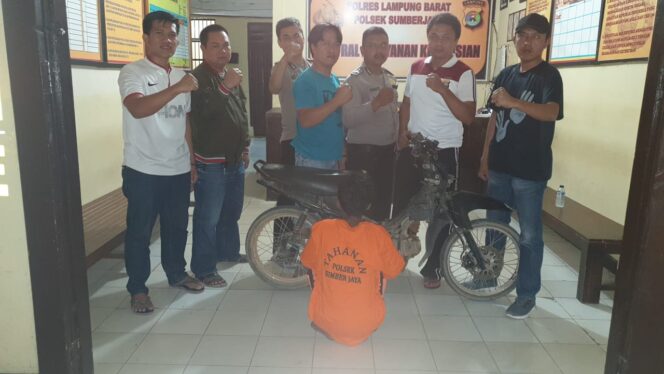 
					Jajaran Kapolsek Sumberjaya Ungkap Pelaku Pecurian Dan Pemberatan