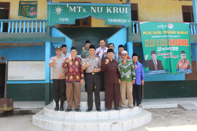 
					Kapolres Lampung Barat dan Jajarnnya Kunjungi Ketua MUI dan Para Tokoh Masyarakat Kabupatan Pesisir Barat