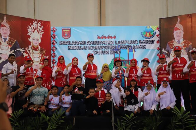 
					Deklarasi Menuju Kabupaten Layak Anak 2019 Di Selengarakan di GOR Ajisaka Lampung Barat