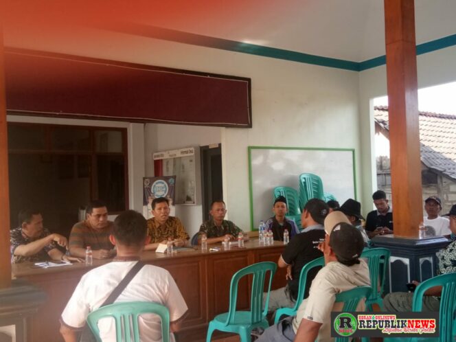 
					Buku Kretek/Rincek Desa Karangasem Dipertanyakan.