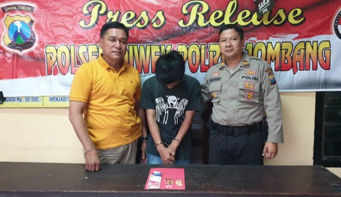 
					Pengedar Pil Dobel L Diringkus Unit Reskrim Polsek Diwek