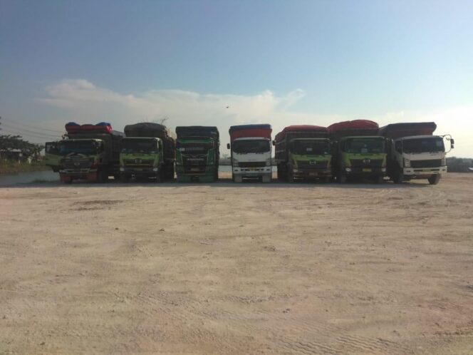 
					7 Armada Pengangkut Sisa Abu Kebakaran PT. SMB di Amankan Polres Gresik