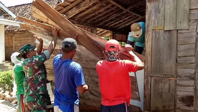 
					Senangnya Mbah Waginah, Rumahnya Direhab Tentara