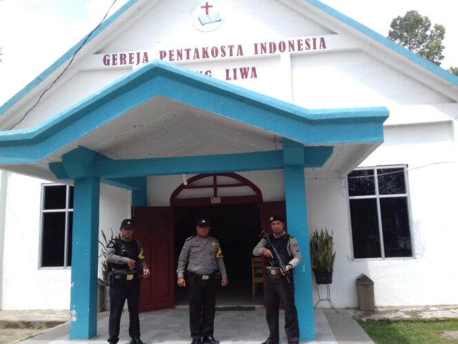 
					Jajaran Polsek Balik Bukit Siaga Digereja Katolik ST .Demi Aman Dan Nyaman Dalam Beribadah .