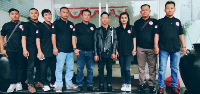 
					Korwil FPII Lambar Kecam Tindakan Oknum PJ Peratin Acam Bunuh Wartawan Dan Ketua Bumdes Pajar Agung